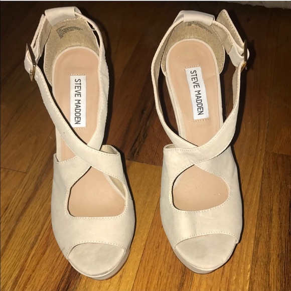 Shoes - Steve Madden Wedges